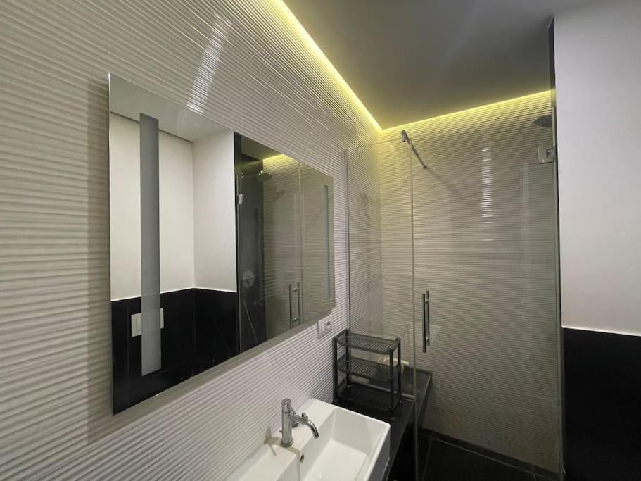 Cozy Apartment Near The Colosseum 로마 외부 사진